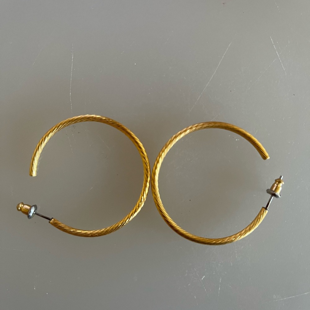 Gold tone hoop post earrings